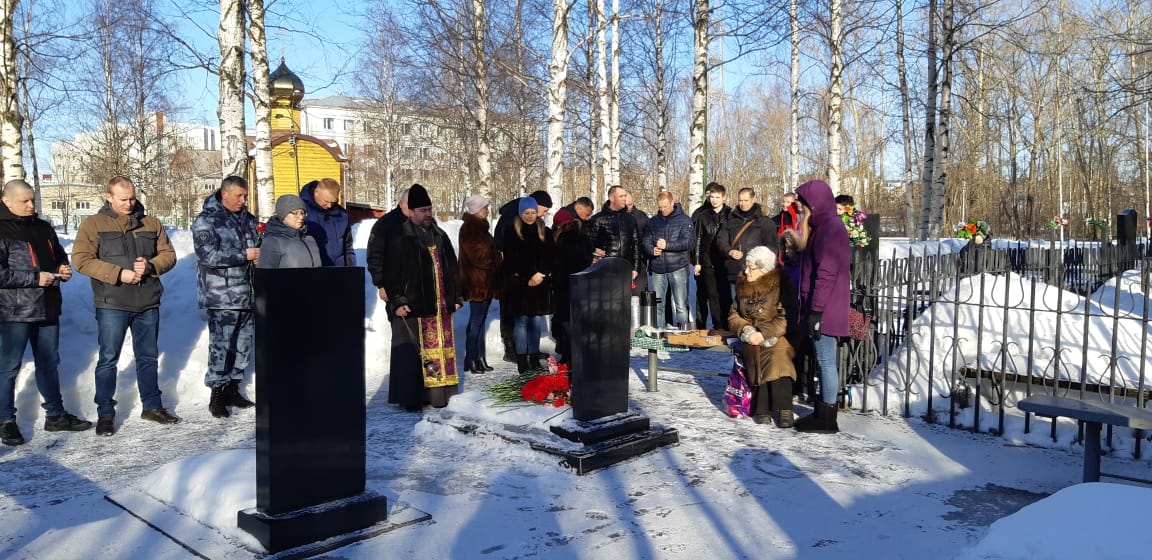 В Архангельске коллеги почтили память погибшего бойца ОМОН